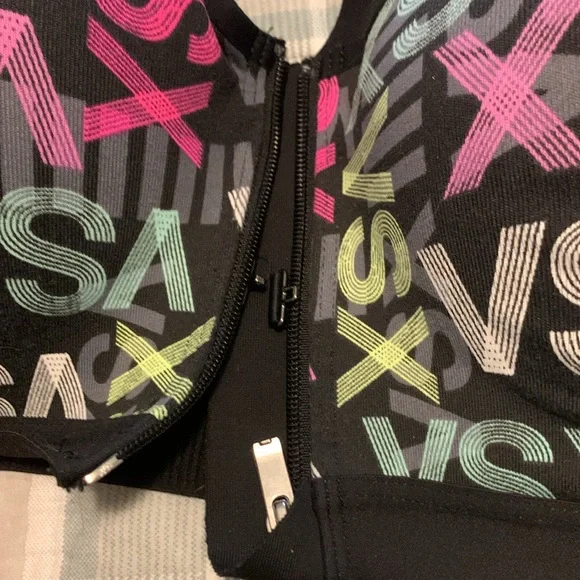 Victoria Secrets sports bra 38C - Picture 3 of 5